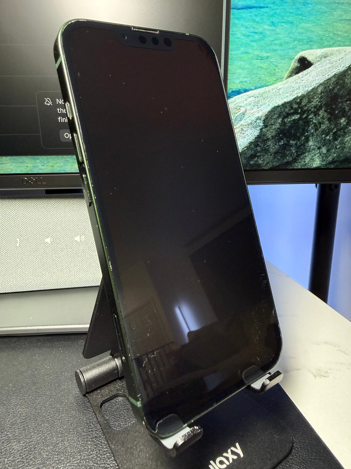 Apple iPhone 13 256GB — Green / Unlocked — front