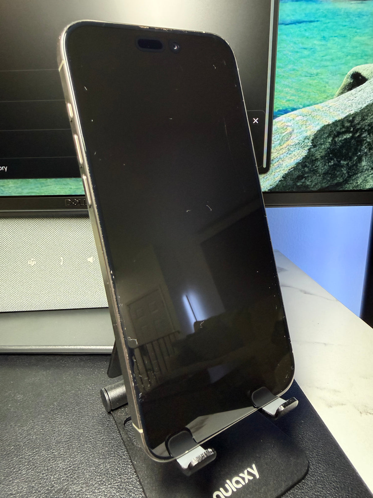 Apple iPhone 15 Pro Max 512GB — Natural Titanium / Unlocked — front