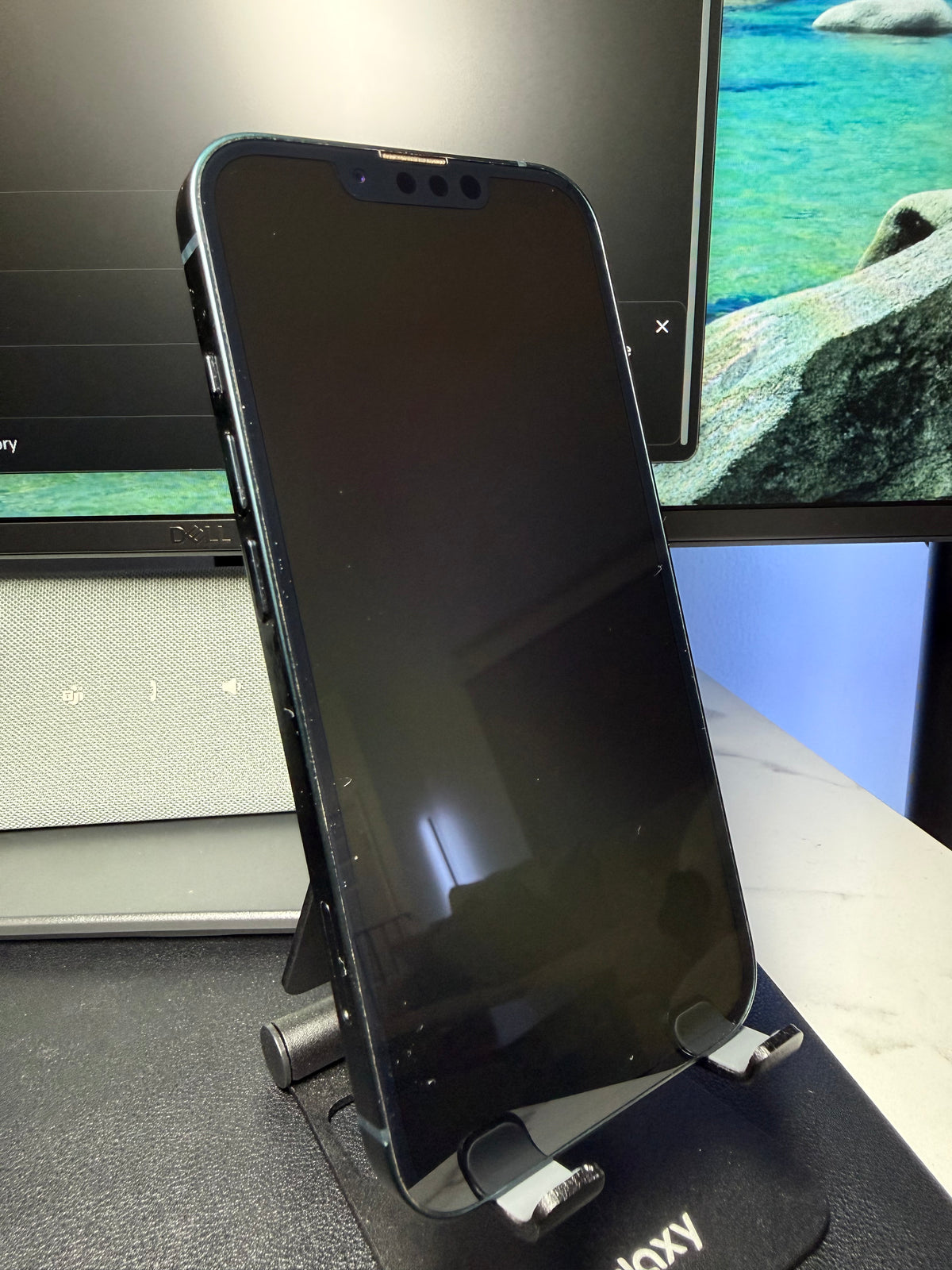 Apple iPhone 13 256GB — Midnight / Unlocked — front
